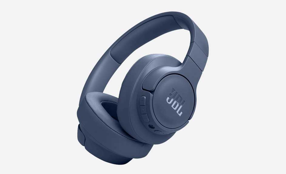 Casque bleu JBL sur fond blanc.