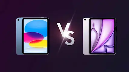 Twee tablets staan tegenover elkaar, gescheiden door een "vs"-symbool, op een paarse achtergrond.