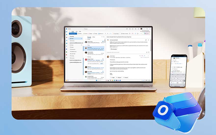 Een vrouw in een gele trui buigt over een laptop, naast haar een camera; op het scherm staat een ontwerpprogramma met een vaas.