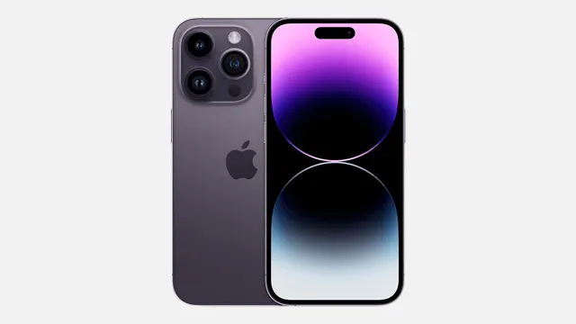 Deux iPhones violets côte à côte, l'un montrant l'arrière avec trois caméras, l'autre un écran violet et noir.