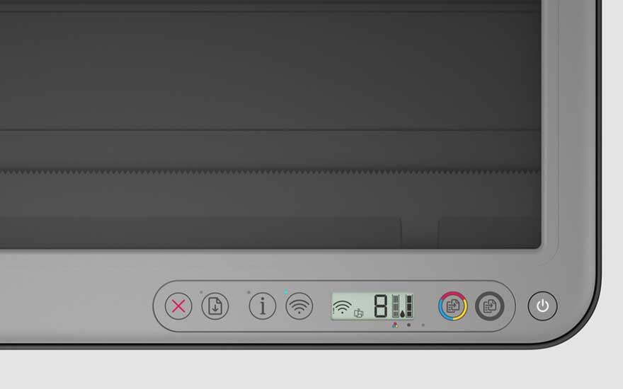 Een close-up toont het bedieningspaneel van een printer met knoppen voor annuleren, informatie, wifi, kleur en stroom.