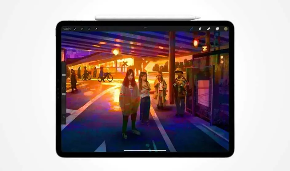Een zwarte iPad met een digitaal schilderij van een straatscène met mensen, fietsen en een gebouw.