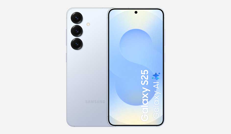 Twee Samsung Galaxy S25 telefoons, een met drie camera's, de andere met een blauw scherm, op een witte achtergrond.