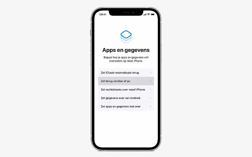 Een iPhone toont het scherm ‘Apps en gegevens’ in het Nederlands, met verschillende opties om apps en data terug te zetten of juist niet over te zetten.