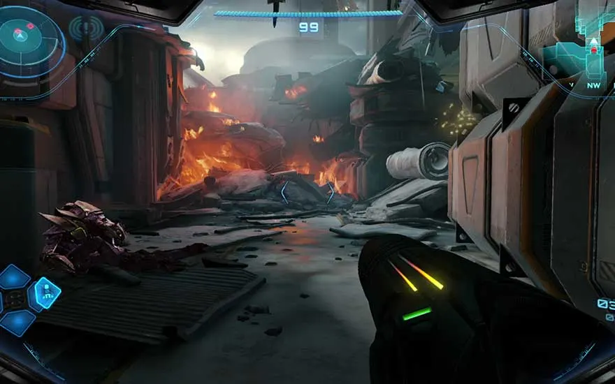First-person perspectief vanuit Samus' helm toont een verwoeste ruimtestation corridor met vlammen en puin, terwijl de HUD-interface zichtbaar is.