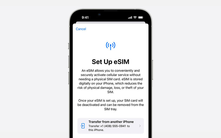 Een iPhone-scherm toont de "eSIM instellen"-pagina met tekst over de voordelen en instructies voor het overzetten van een eSIM.