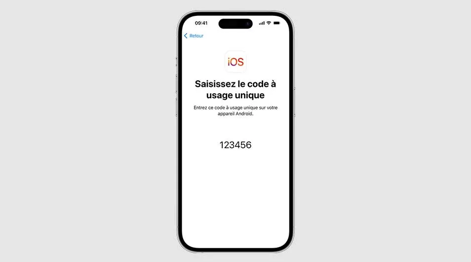 Un iPhone affiche un écran blanc avec le texte "Saisissez le code à usage unique" et le code "123456". Le fond est gris clair.