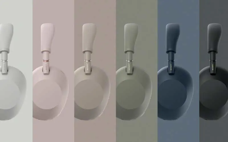Casque audio sans fil à arceau, vu de dessus et présenté en cinq couleurs différentes.