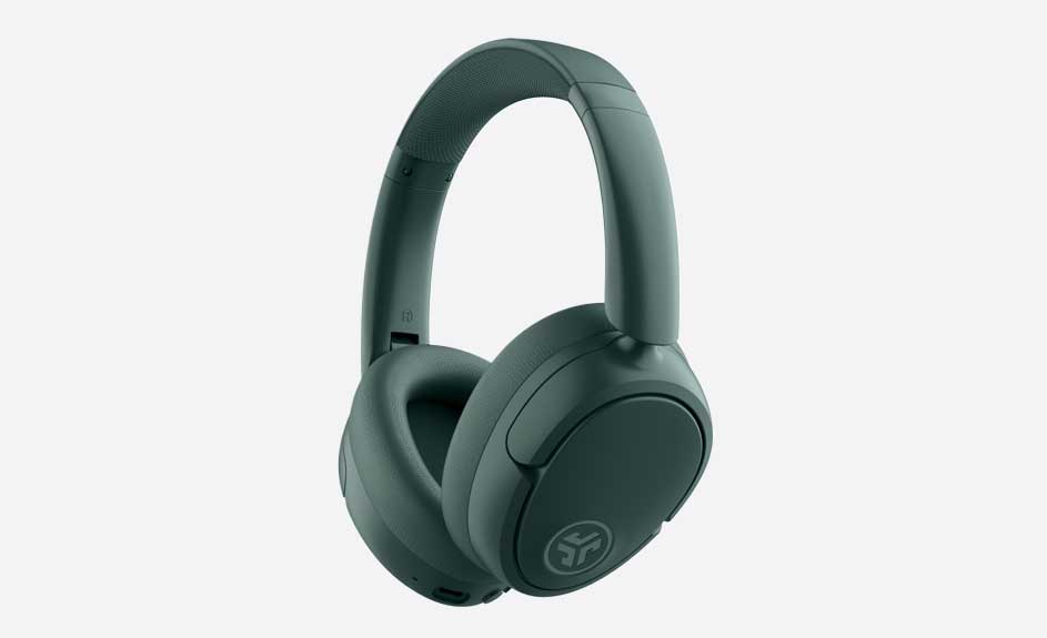 Casque audio bleu-gris sur fond blanc. L'arceau est visible, ainsi que les coussinets et le logo sur l'oreillette.