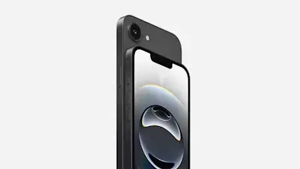 Zwarte smartphone, vooraan scherm met abstracte afbeelding, achteraan camera, tegen witte achtergrond.