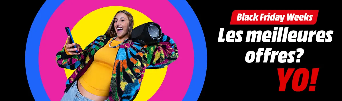 Personne souriante en veste multicolore tenant une enceinte portable sur l’épaule et un smartphone, devant des cercles colorés. À droite, texte : « Black Friday Weeks – Les meilleures offres ? YO ! » sur fond noir.