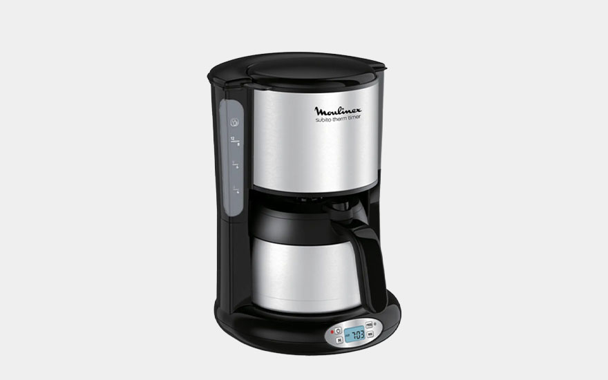 A black De'Longhi coffee machine with two small espresso cups and a latte on a grey background.