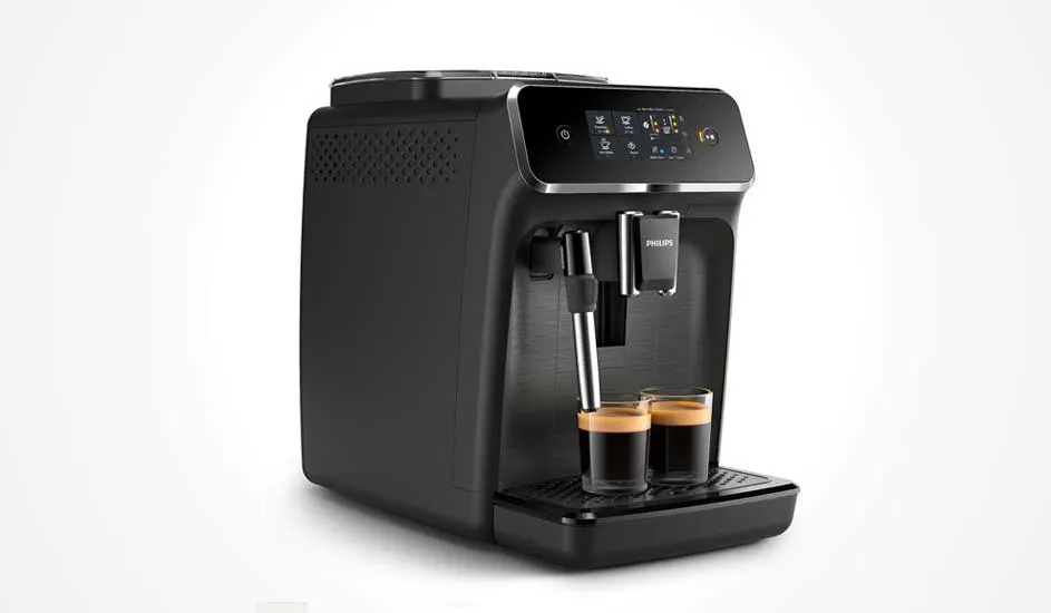 Une machine à café noire Philips avec un écran et deux tasses de café sur un fond blanc.