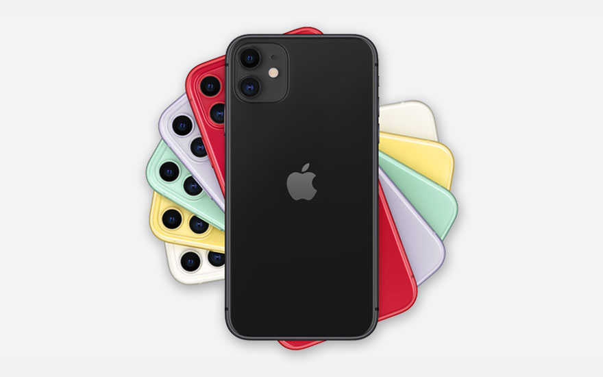 Un iPhone noir est au centre, entouré de coques colorées : rouge, violet, vert, jaune et blanc. Fond blanc uni.