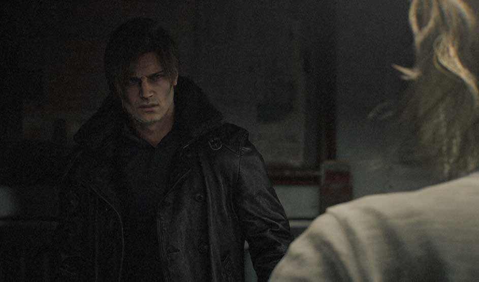 This is a video game. In a foggy room, a man in a dark leather coat faces a blonde woman in the foreground; the mood feels tense and ominous.