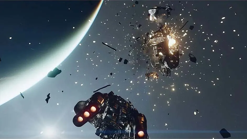 Een ruimteschip in de ruimte met een planeet en brokstukken tegen een donkere achtergrond.