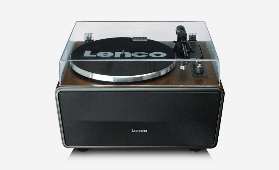 Platine vinyle Lenco avec couvercle transparent, plateau noir et argenté, et corps en bois et noir.