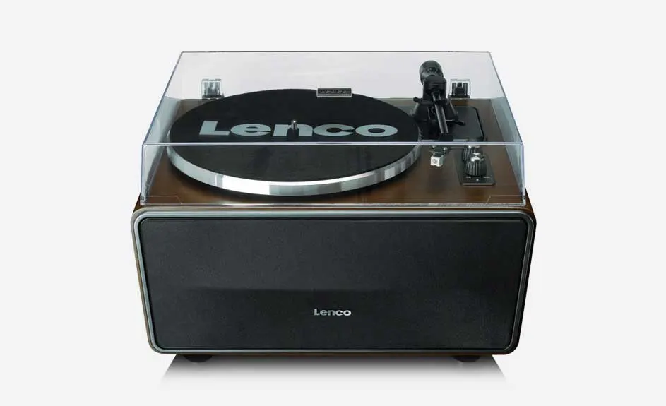 Platine vinyle Lenco avec couvercle transparent, plateau noir et argenté, et corps en bois et noir.