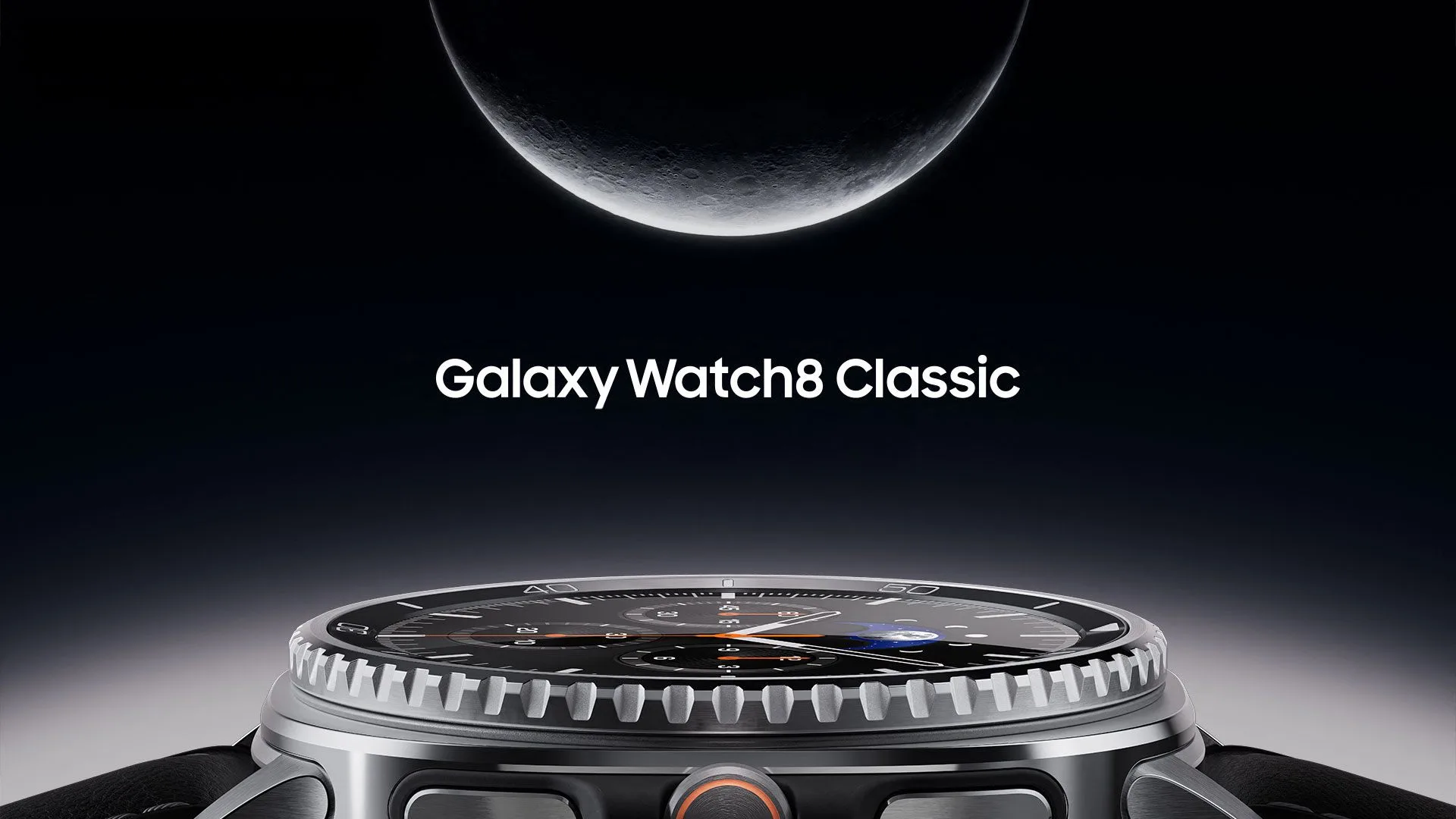 De Samsung Galaxy Watch8 Classic ligt onder een halve maan, met een stijlvol en modern ontwerp in beeld.
