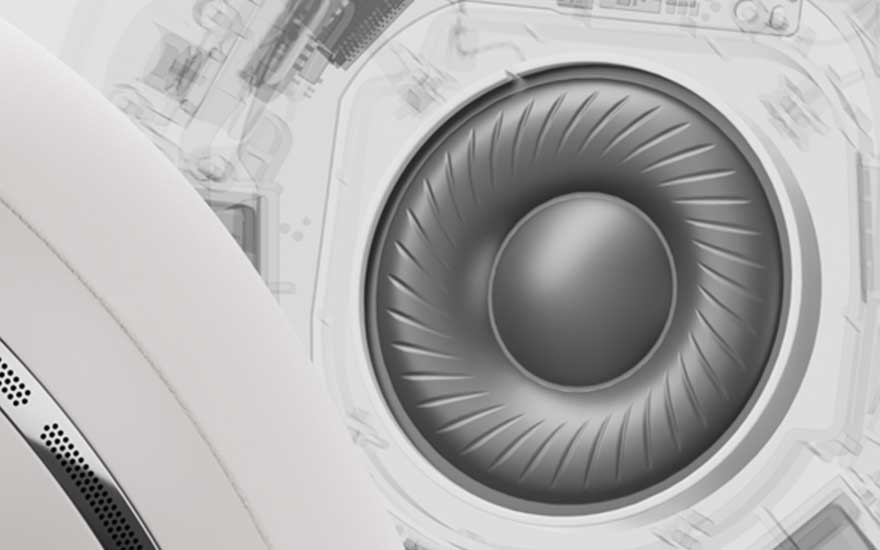 Detailopname van een witte hoofdtelefoon met een ronde, geribbelde, grijze luidspreker. De achtergrond is licht en schematisch.