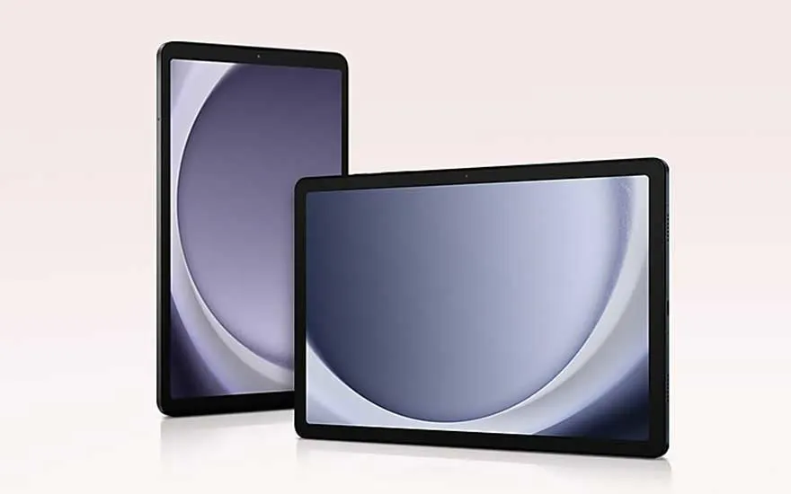 Twee zwarte tablets met grijze schermen tonen een gebogen grafisch patroon op een effen achtergrond.