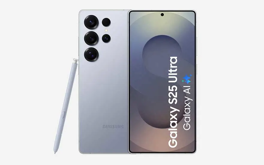 Samsung Galaxy S25 Ultra gris clair avec quadruple caméra, stylet S Pen et écran dégradé sur fond clair.