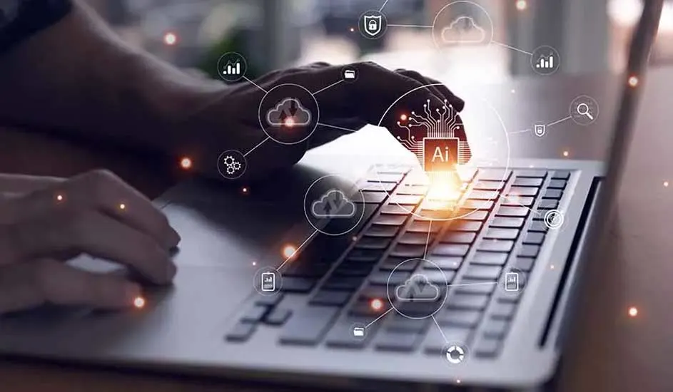 Een zilveren laptop met handen die typen, omgeven door AI- en cloud computing-iconen. De achtergrond is onscherp.