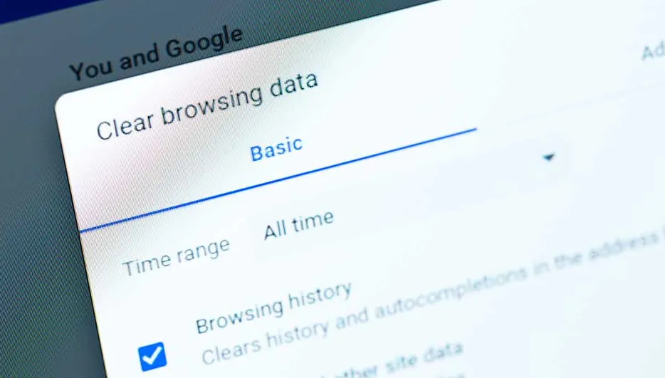 Options de confidentialité Google : "Effacer les données de navigation" avec paramètres de base, période "Toutes les données" et historique coché.