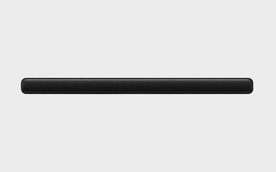 Een minimalistische zwarte TCL soundbar is centraal afgebeeld op een effen lichte achtergrond, met een strak en modern ontwerp.