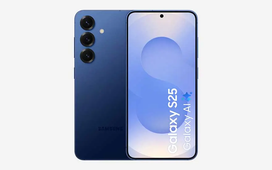 Smartphone Samsung Galaxy S25 bleu avec triple caméra et écran dégradé bleu sur fond blanc.