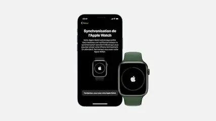Un iPhone affiche "Synchronisation de l'Apple Watch" à côté d'une Apple Watch verte. Les deux écrans affichent le logo Apple.