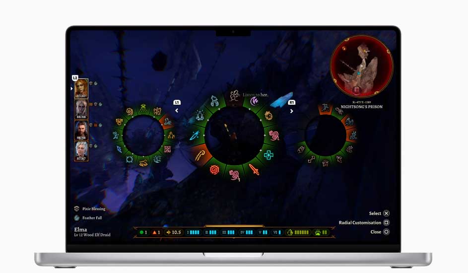 Op een laptop staat een game met cirkelvormige menu's en statusbalken. De game-interface toont acties en "Nightsong's Prison".