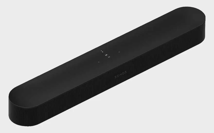 Een compacte zwarte Sonos-soundbar is schuin van boven te zien, met afgeronde hoeken en subtiele bediening bovenop.