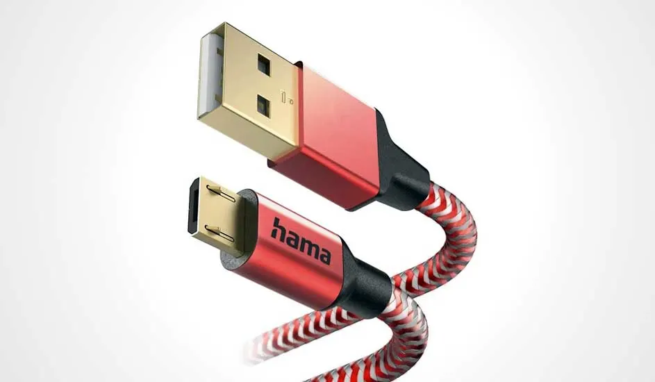 Een rode en witte Hama USB-kabel met een gouden USB-A-connector en een micro-USB-connector tegen een witte achtergrond.