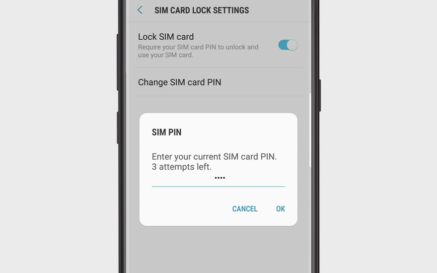 Telefoonscherm met "SIM PIN" dialoogvenster. Vraagt om de huidige SIM-kaart pincode in te voeren. Er zijn nog 3 pogingen over.
