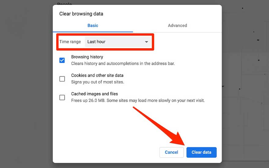 Boîte de dialogue "Effacer les données de navigation" affichée. L'intervalle de temps est défini sur "Dernière heure". L'historique de navigation est coché. Une flèche rouge pointe vers "Effacer les données".