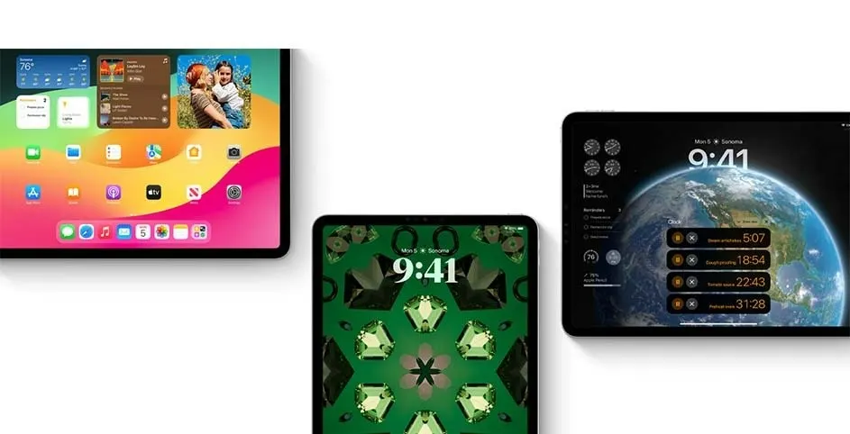 Trois tablettes affichent des écrans d'accueil divers : icônes d'applications, motif géométrique vert et vue de la Terre.