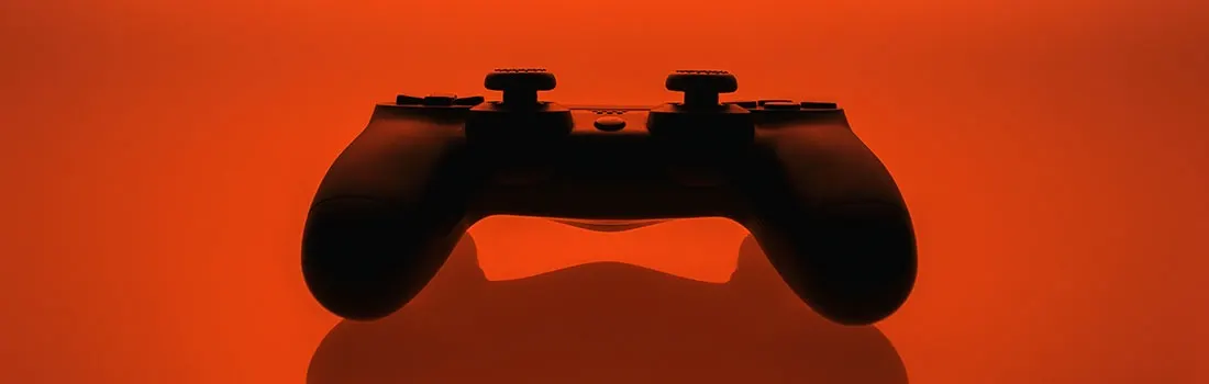 Hoe sluit ik mijn PS4-controller aan?