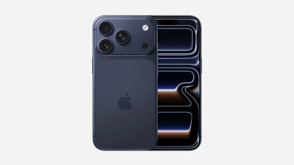 Een donkerblauwe high-end smartphone met driecamera's achterop, platte randen en randloos scherm dat een donker grafisch patroon toont.