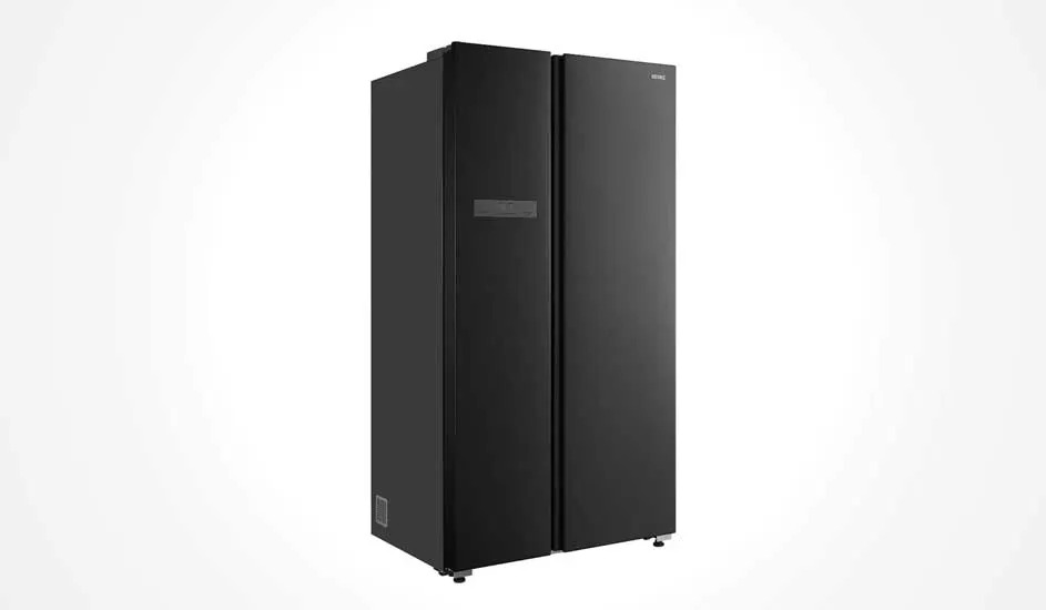 Elegant black refrigerator with double doors and a subtle digital panel. Minimalist design, ideal for a modern kitchen.