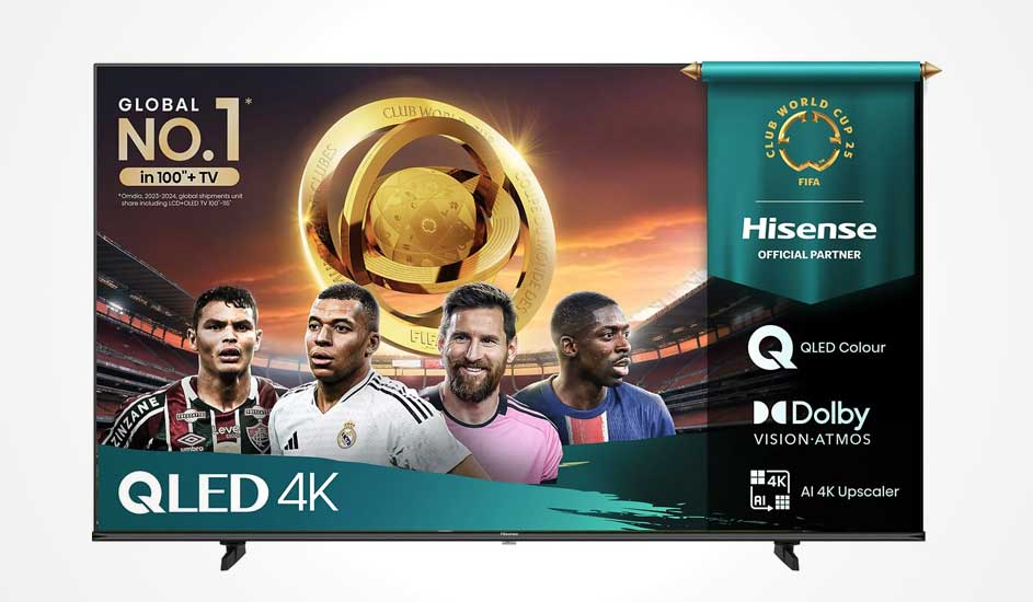 Un téléviseur Hisense QLED 4K affiche quatre footballeurs en maillots de club, un trophée doré FIFA Club World Cup et des logos Dolby Vision-Atmos.