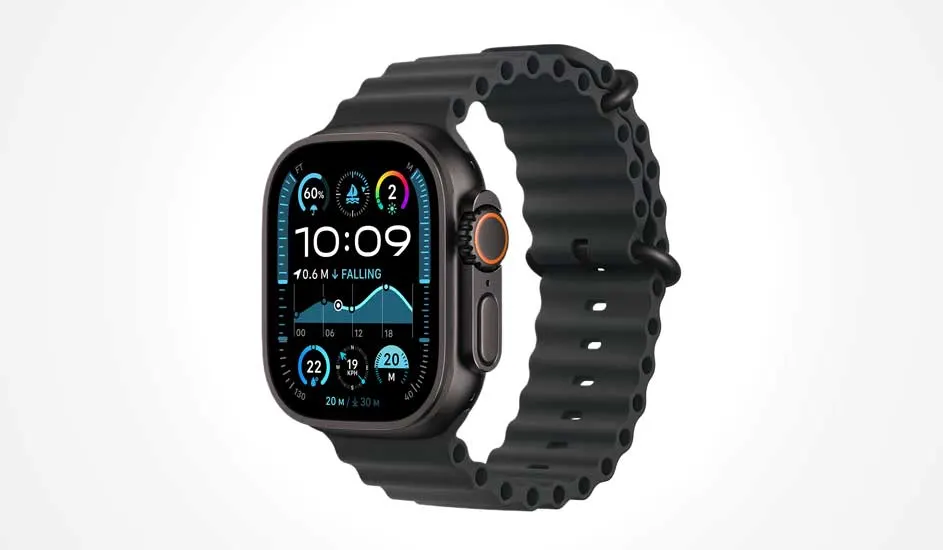 Une montre connectée noire à bracelet ondulé affiche l’heure, des graphiques, la météo, l’altitude et divers icônes sportifs à l’écran.