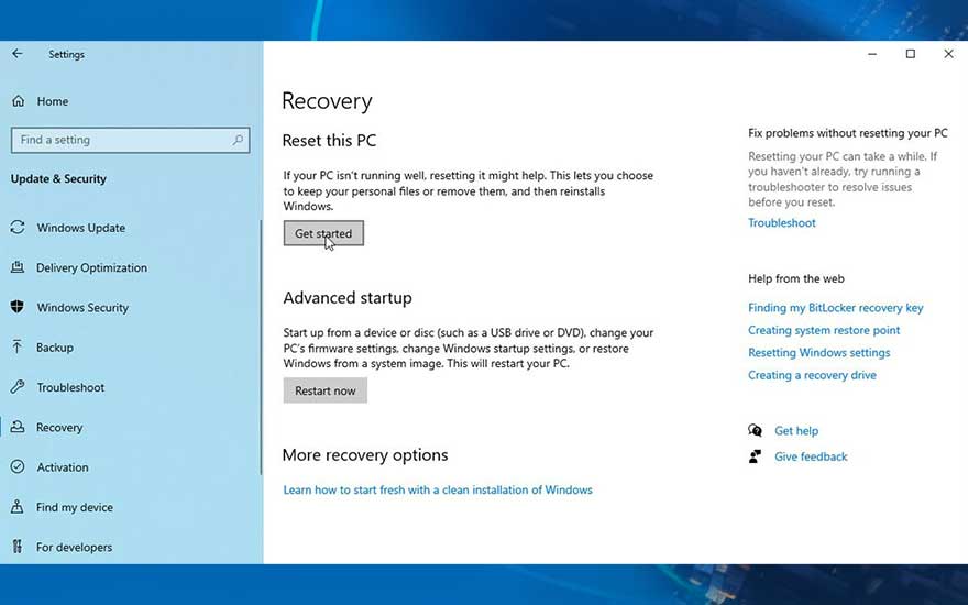 Capture d'écran des paramètres Windows, affichant les options de récupération du PC. Menu bleu à gauche.