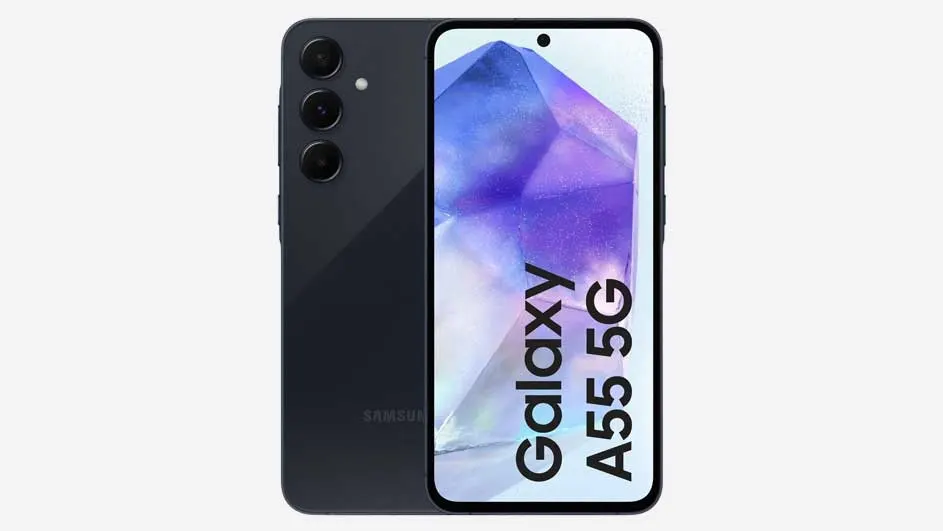 Zwarte Samsung Galaxy A55 5G, voorkant met paars scherm, achterkant met drie cameralenzen, op witte achtergrond.