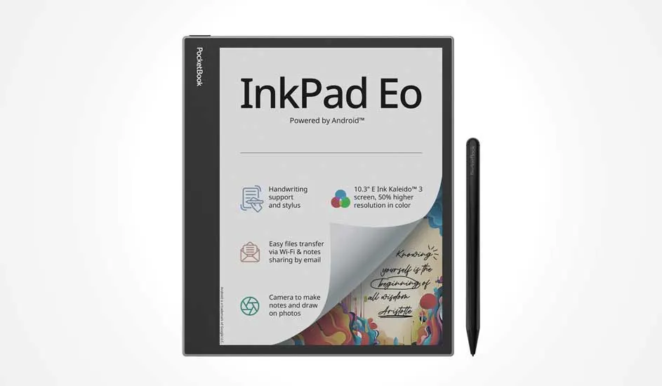 Een PocketBook e-reader met grote kleurenscherm toont de tekst "InkPad Eo" en wordt geleverd met een zwarte stylus ernaast.