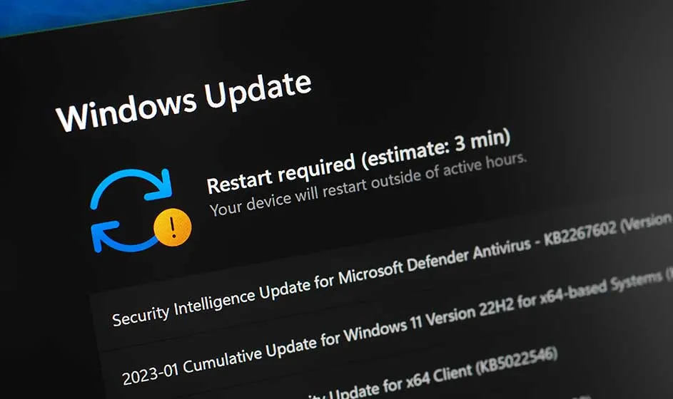Een donker Windows Update-scherm meldt dat een herstart nodig is en toont beveiligingsupdates met een geschatte duur van drie minuten.