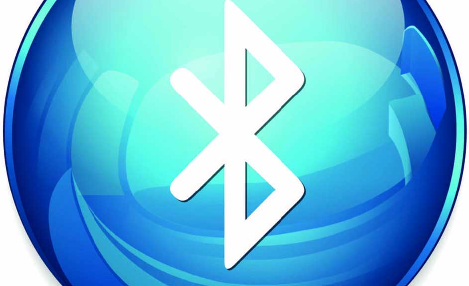 Witte Bluetooth-symbool in een blauwe, glanzende cirkel.