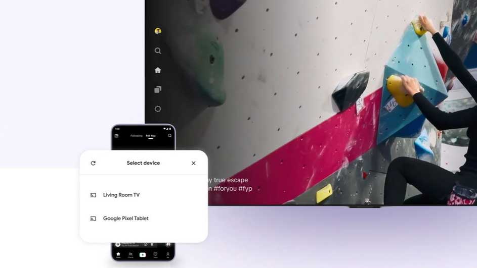 Een smartphone toont een menu om een apparaat te selecteren, zoals "Living Room TV" of "Google Pixel Tablet", tegen een tv-achtergrond met een klimmer.