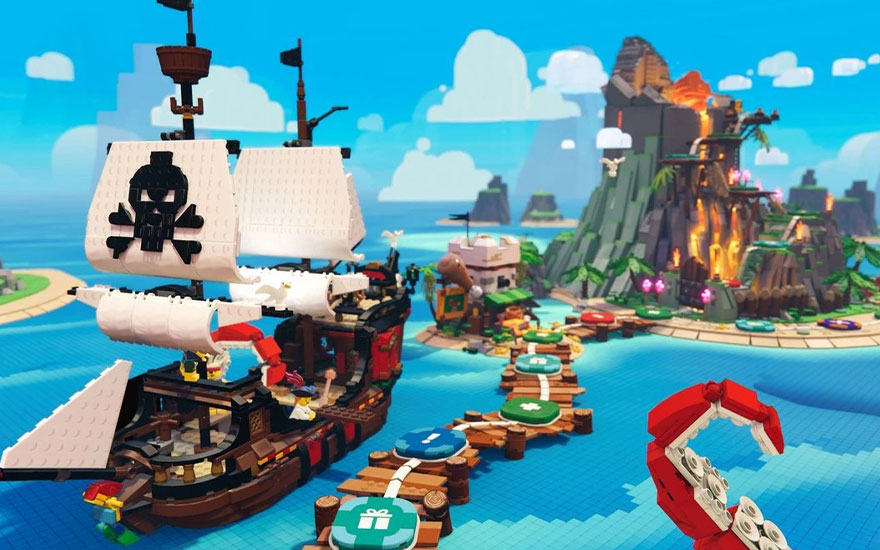 Een LEGO piratenschip met doodshoofdvlag vaart naar een tropisch eiland met vulkaan. Kleurrijke blokken en schatten liggen verspreid in het water.