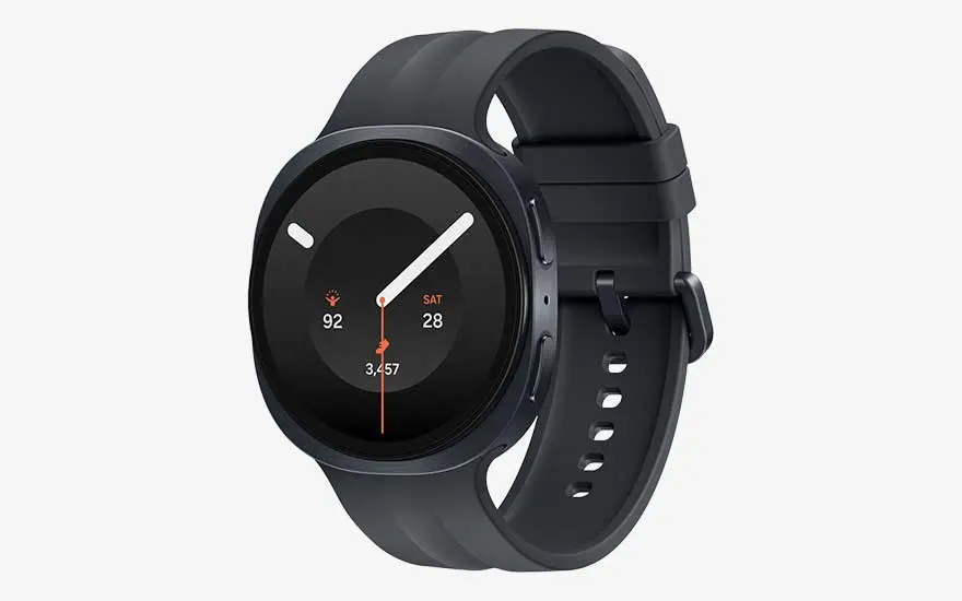 Samsung Galaxy Watch9 met minimalistische digitale wijzerplaat, in de kleur zwart.